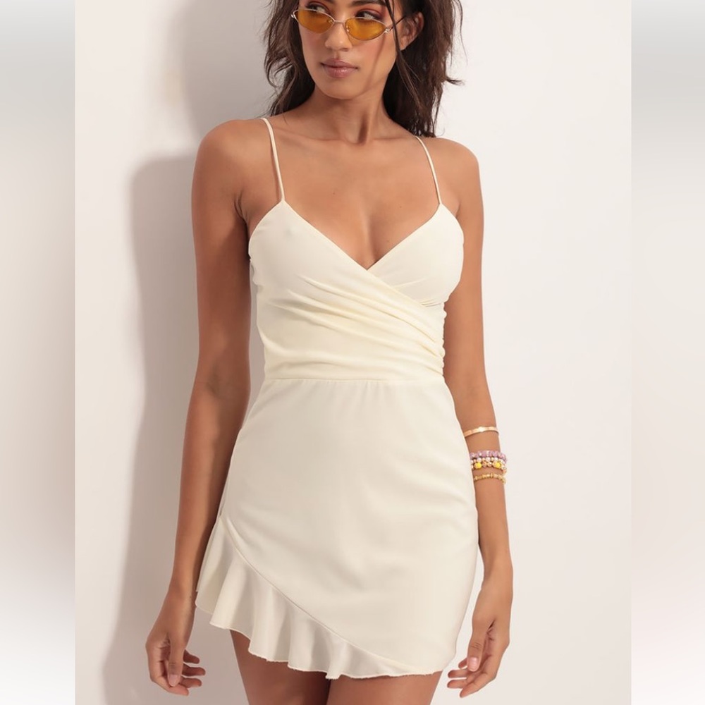 Kayden Chiffon Frill Dress in Vanilla